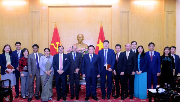 Đại sứ Đặc mệnh toàn quyền nước Cộng hòa Ấn Độ tại Việt Nam thăm, làm việc tại Học viện